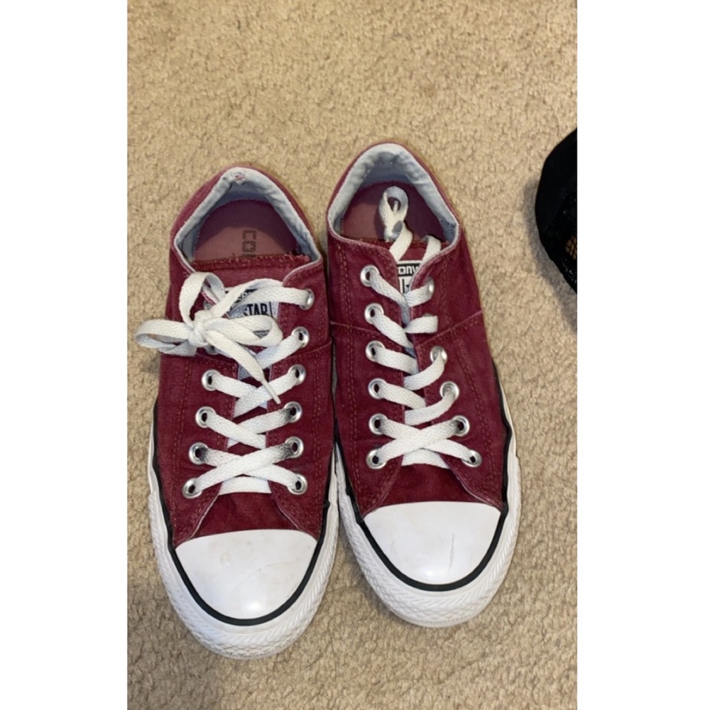 Maroon converse